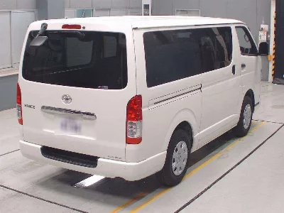 TOYOTA HIACE VAN