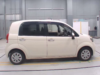 TOYOTA PORTE