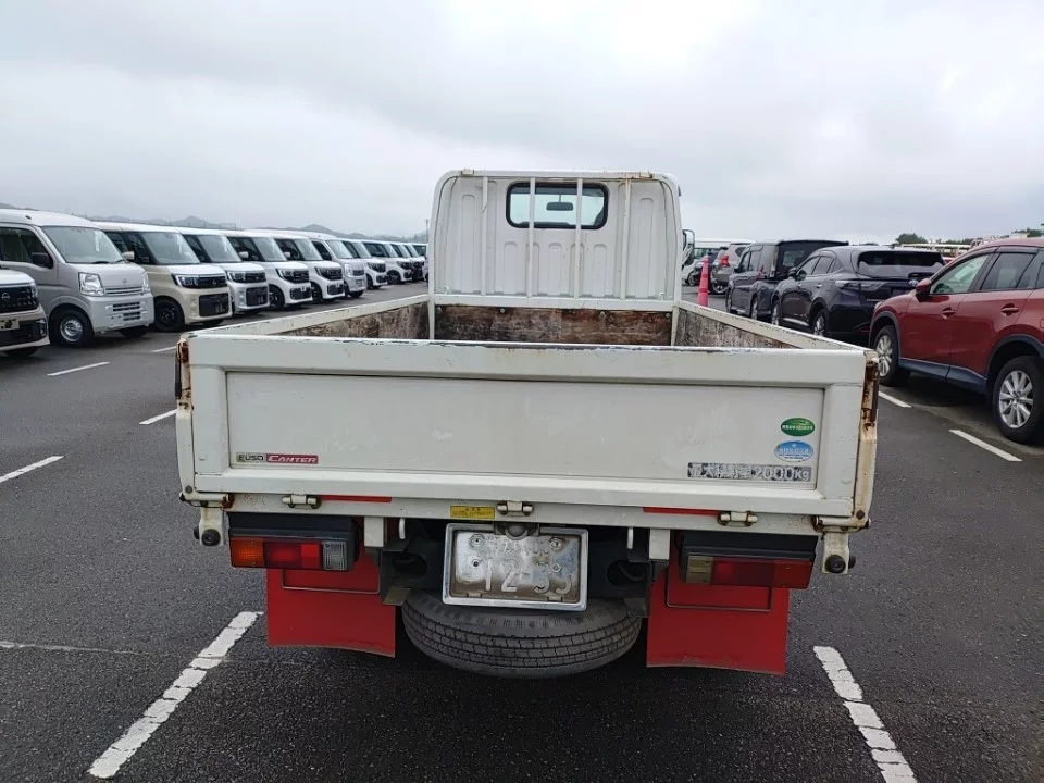 Mitsubishi Fuso Canter  с аукциона в Японии