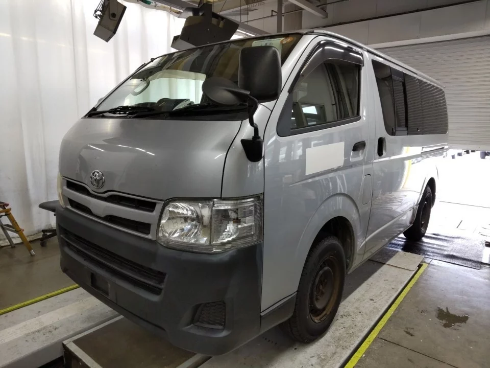 Toyota RegiusAce  с аукциона в Японии