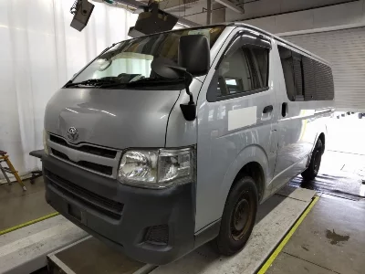 TOYOTA REGIUS ACE