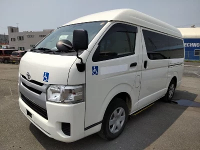 TOYOTA HIACE