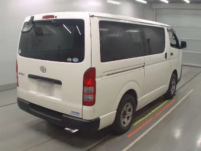 TOYOTA HIACE VAN
