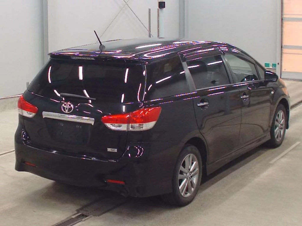 Toyota Wish  с аукциона в Японии