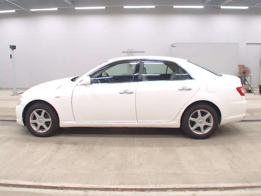 Toyota Mark X  с аукциона в Японии