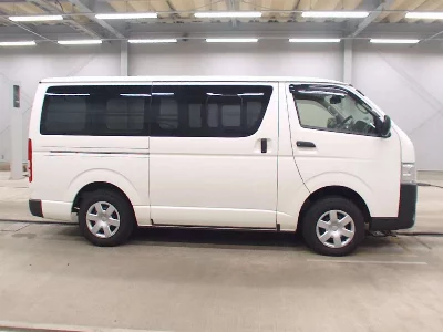 TOYOTA HIACE VAN