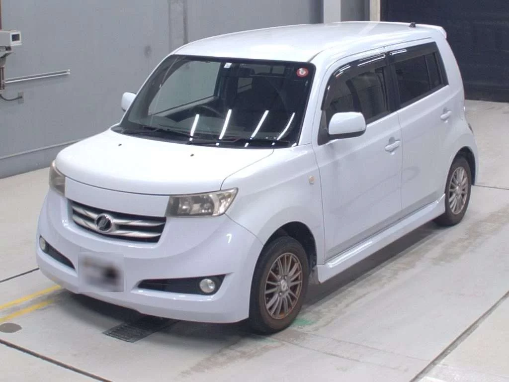 Toyota bB  с аукциона в Японии