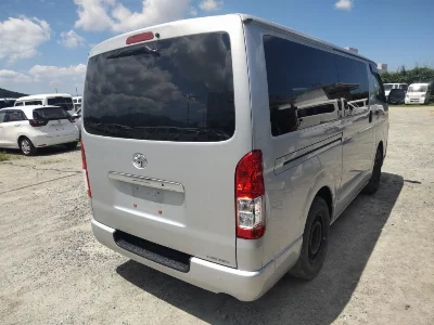TOYOTA REGIUS ACE