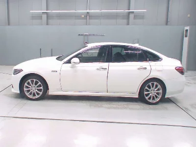 TOYOTA CROWN HYBRID