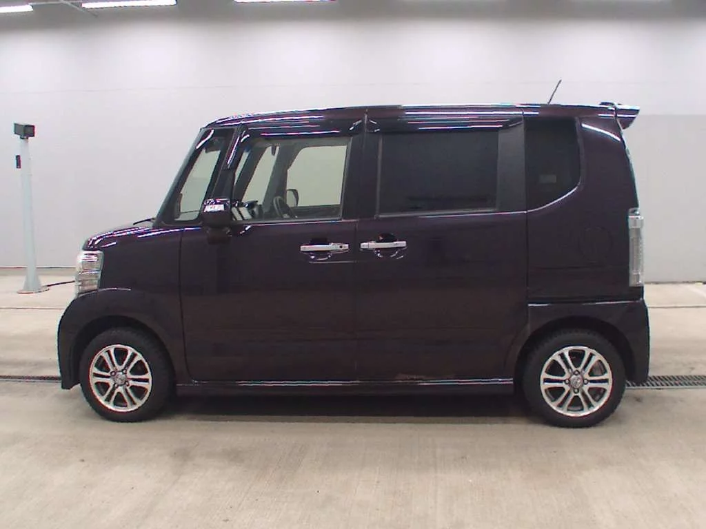 Honda N BOX CUSTOM  с аукциона в Японии