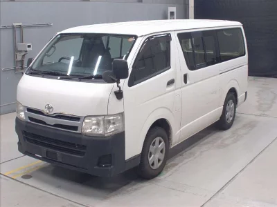 TOYOTA HIACE VAN