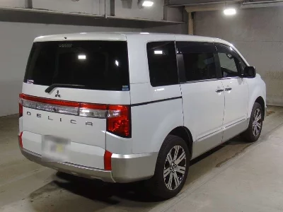 Mitsubishi Delica D:5