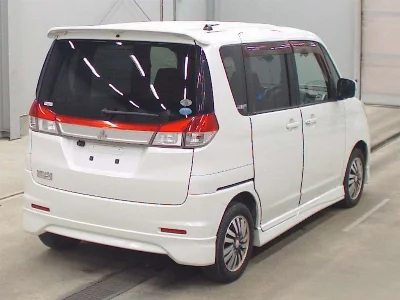 Mitsubishi Delica D:2