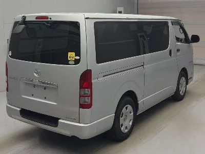 TOYOTA REGIUS VAN