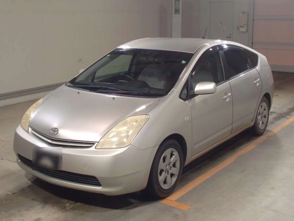 Toyota Prius  с аукциона в Японии