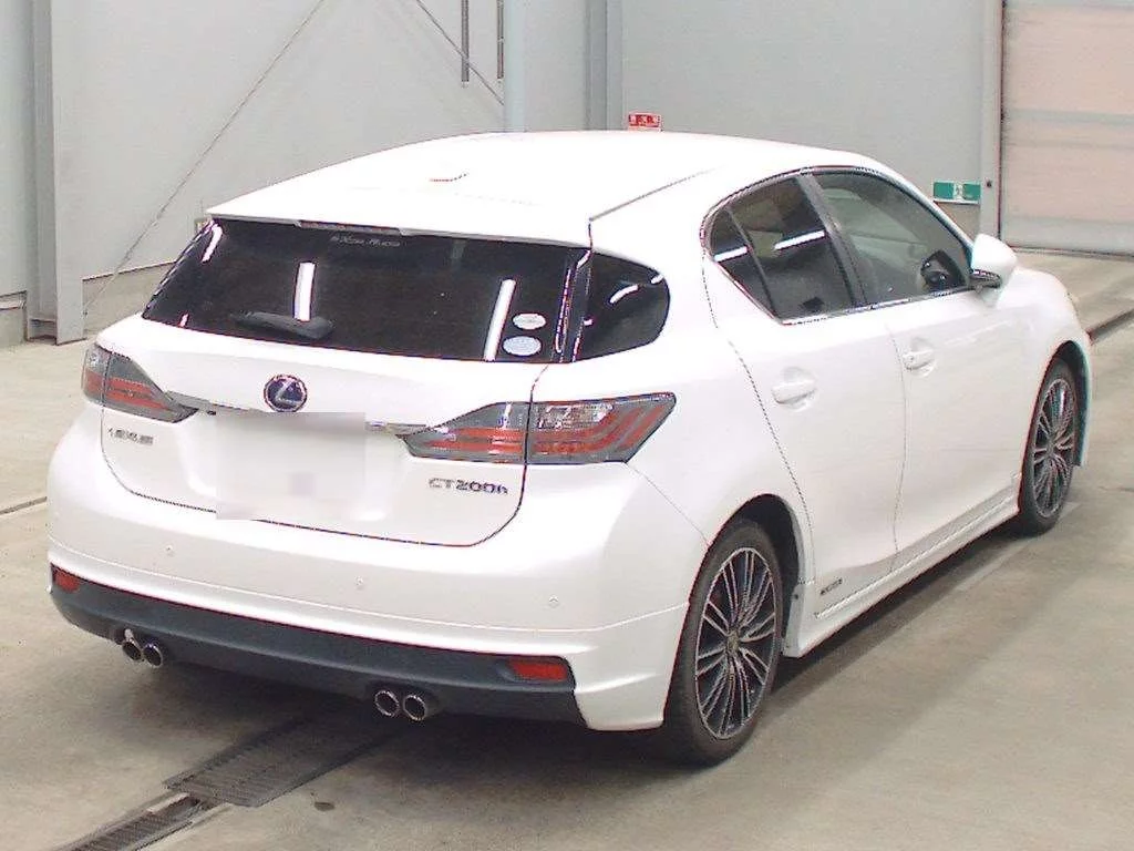 Lexus CT200h  с аукциона в Японии