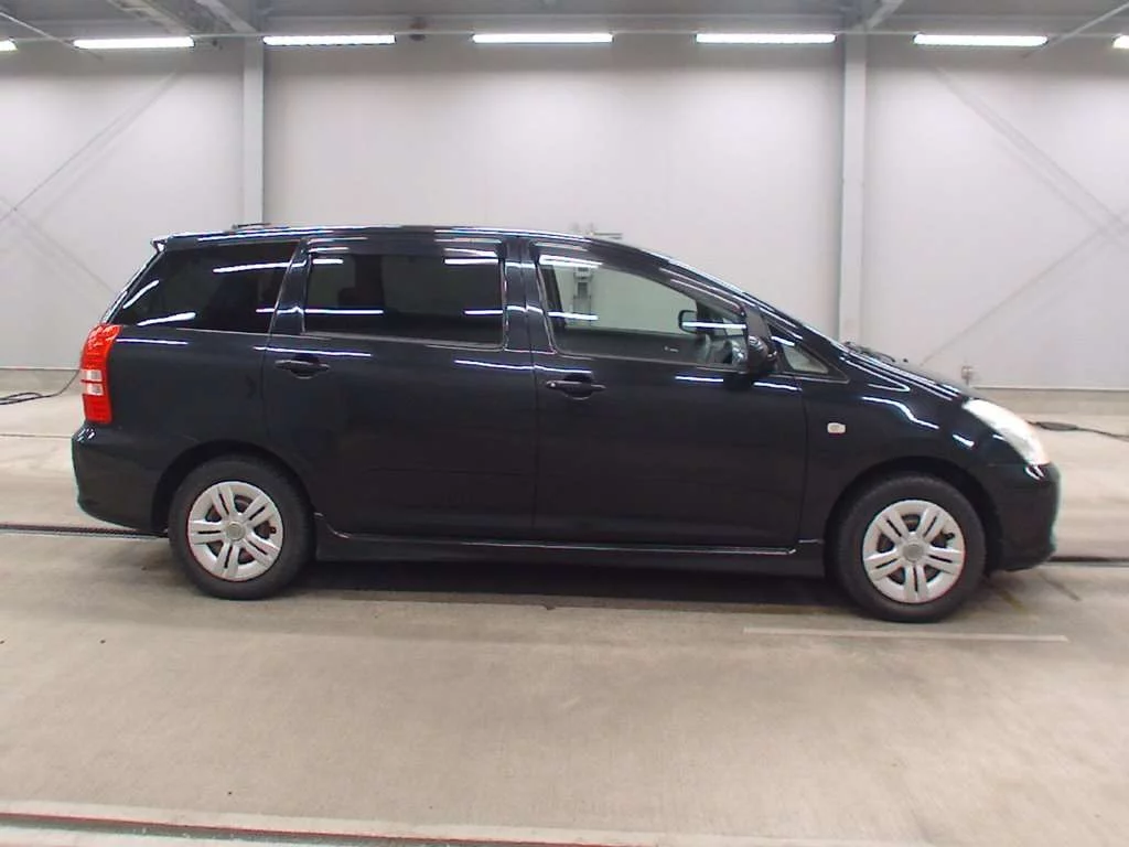 Toyota Wish  с аукциона в Японии