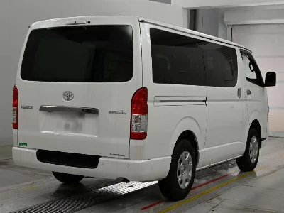 TOYOTA HIACE VAN