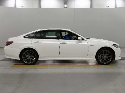 TOYOTA CROWN HYBRID
