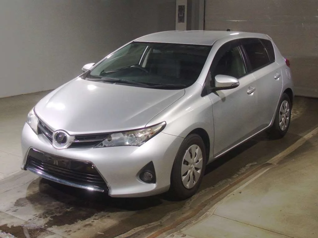 Toyota Auris  с аукциона в Японии