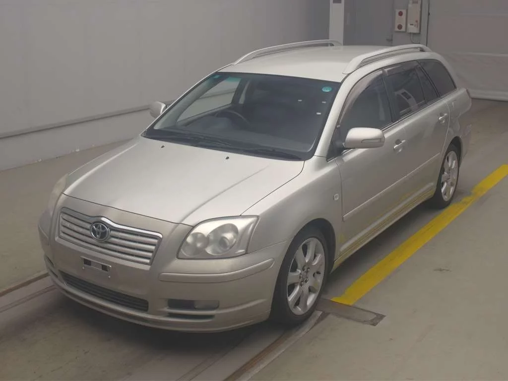 Toyota Avensis  с аукциона в Японии