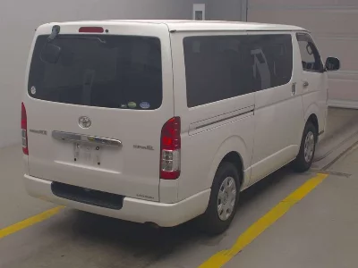 TOYOTA REGIUS VAN