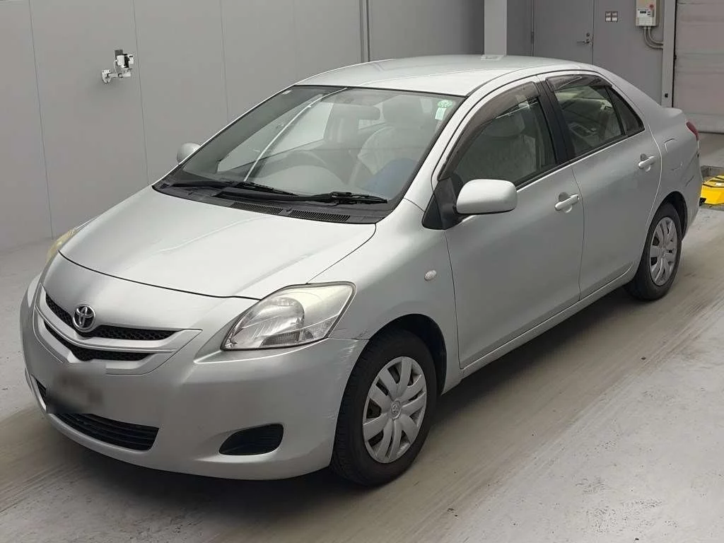 Toyota Belta  с аукциона в Японии