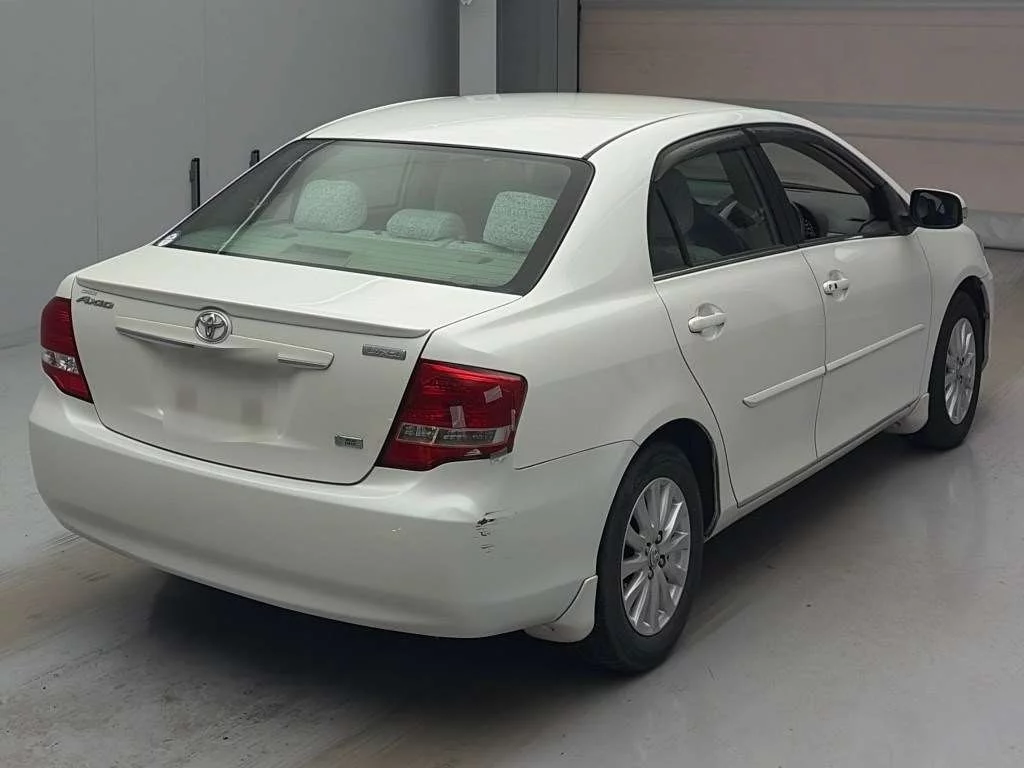 Toyota Corolla Axio  с аукциона в Японии