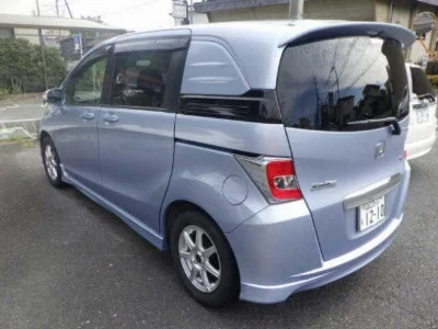 HONDA FREED SPIKE