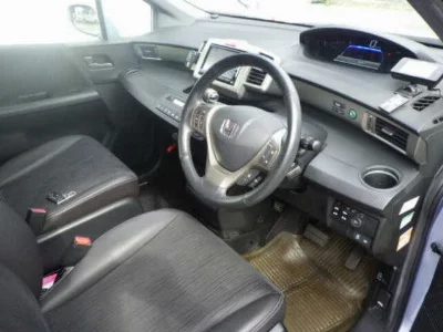 HONDA FREED SPIKE