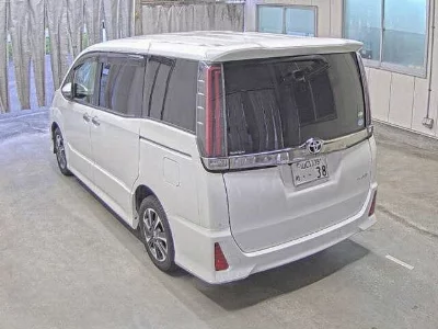 TOYOTA NOAH