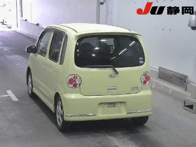 DAIHATSU MOVE LATTE