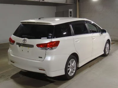 TOYOTA WISH