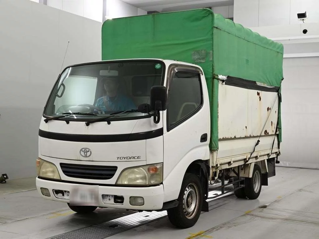 Toyota ToyoAce  с аукциона в Японии
