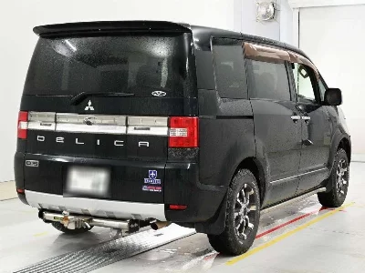 Mitsubishi Delica D:5