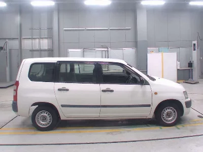 TOYOTA SUCCEED VAN