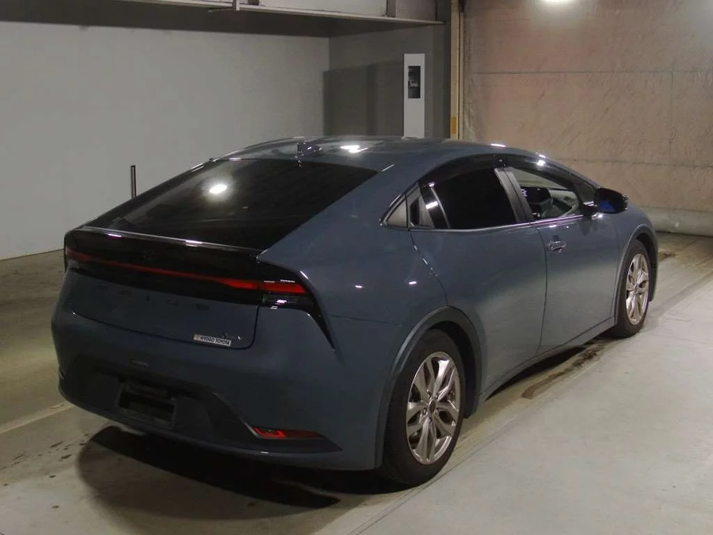 Toyota Prius  с аукциона в Японии