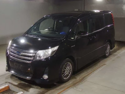 TOYOTA NOAH