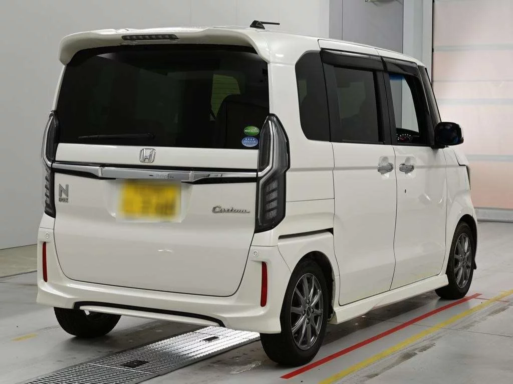 Honda N BOX CUSTOM  с аукциона в Японии