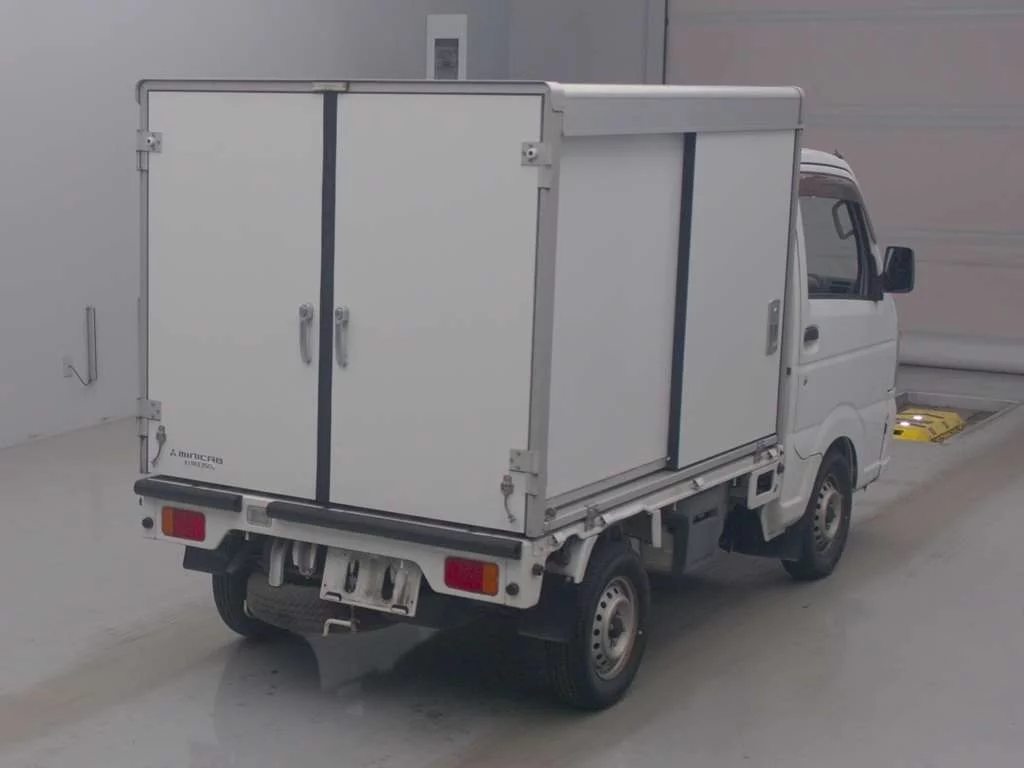 Mitsubishi Minicab Truck  с аукциона в Японии