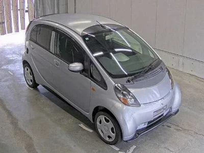 Mitsubishi i