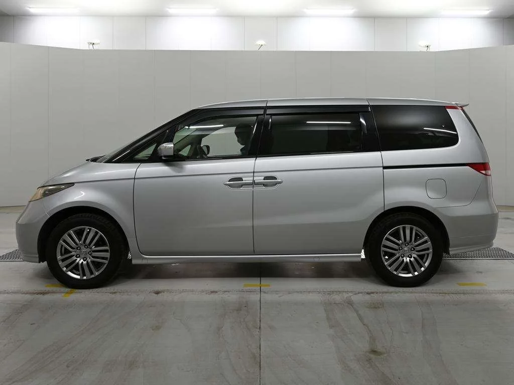 Honda Elysion  с аукциона в Японии
