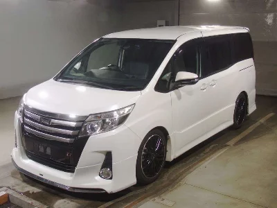 TOYOTA NOAH