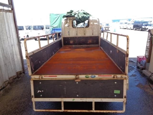 Isuzu Elf  с аукциона в Японии