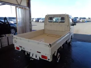 Nissan NT100 Clipper