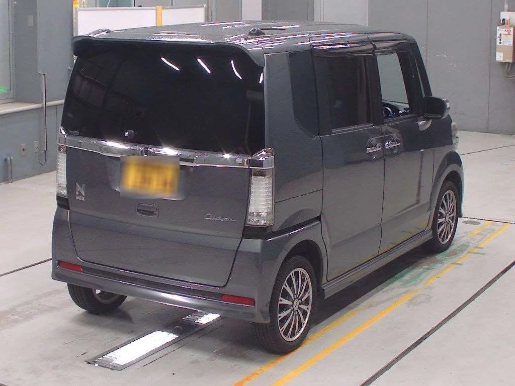 Honda N BOX CUSTOM  с аукциона в Японии