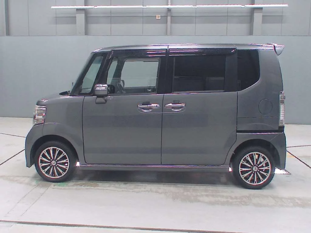 Honda N BOX CUSTOM  с аукциона в Японии