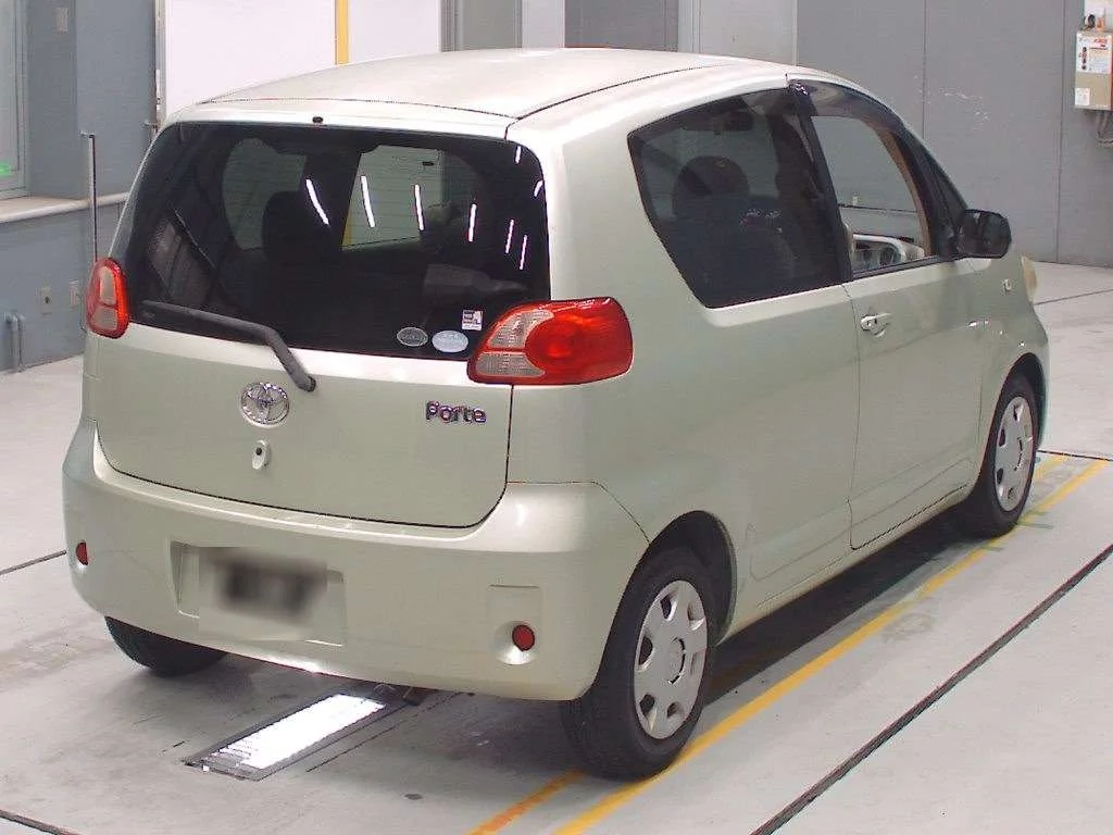 Toyota Porte  с аукциона в Японии