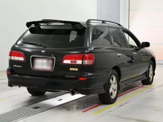 Nissan Avenir