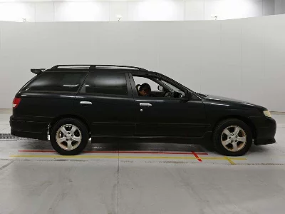 Nissan Avenir